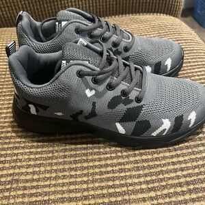 Men's Gray Camouflage Knit Athletic Sneakers